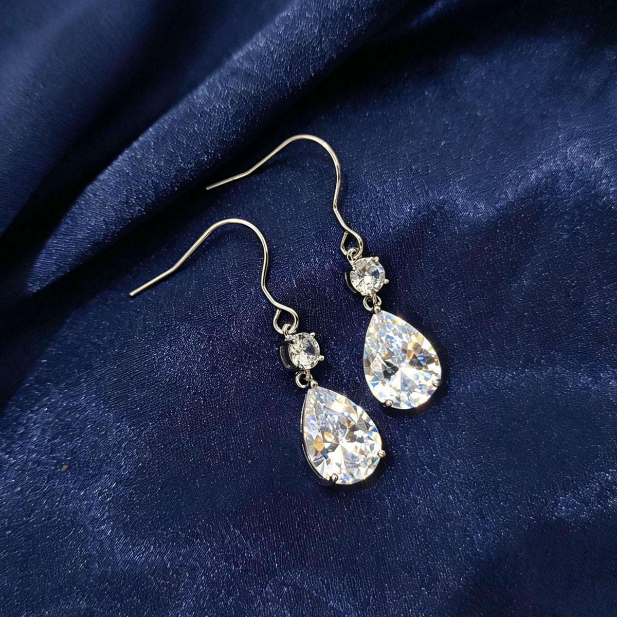 Sparkling Teardrop Pear‑Shape Zircon Dangling Earrings, Titanium Hook Hypoallergenic Drop Earrings for Women Party Banquet